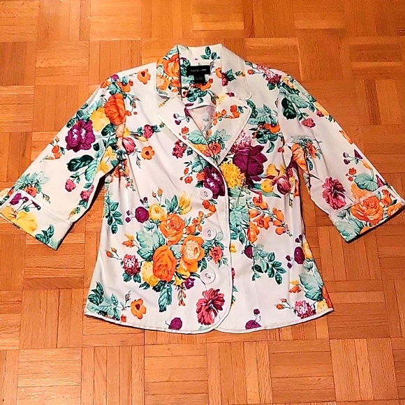 NWOT Floral Stretch Blazer in White, Burgundy, Orange, Yellow, Green, 6 - Picture 3 of 16